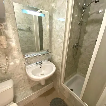 Almaz Готель 2*